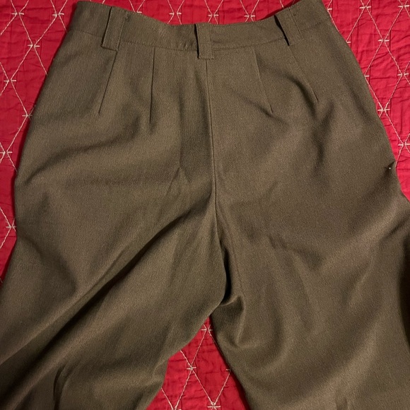 St. John sport pants size 2 - Picture 2 of 4